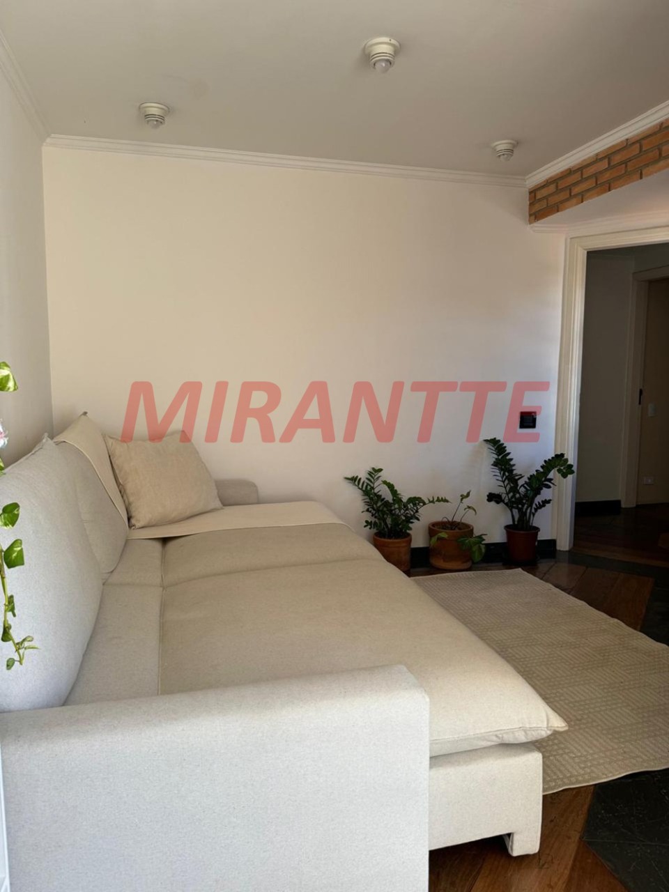 Sobrado de 384m² com 2 quartos em Tremembe