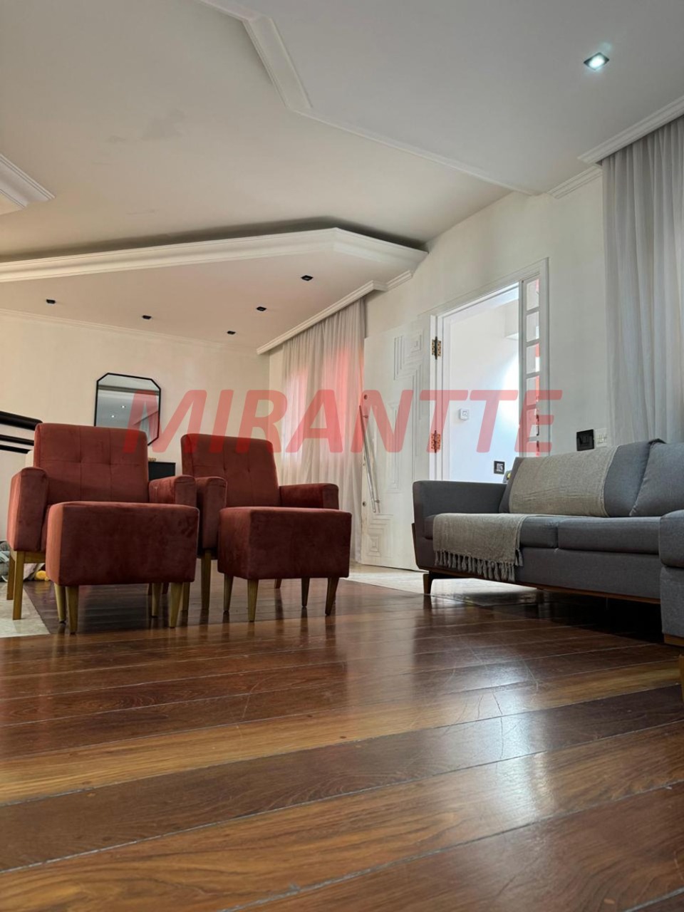 Sobrado de 384m² com 2 quartos em Tremembe
