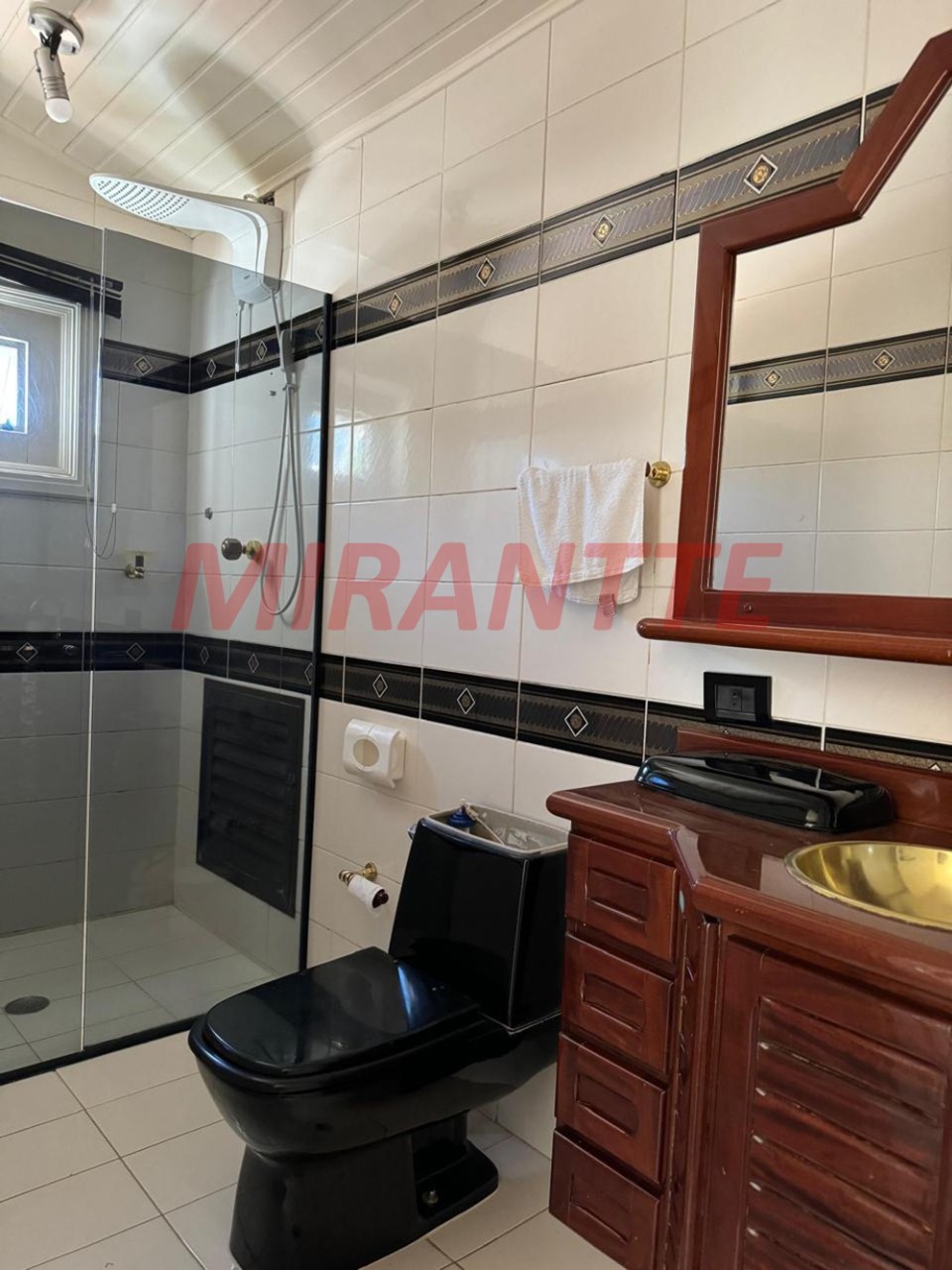Sobrado de 384m² com 2 quartos em Tremembe