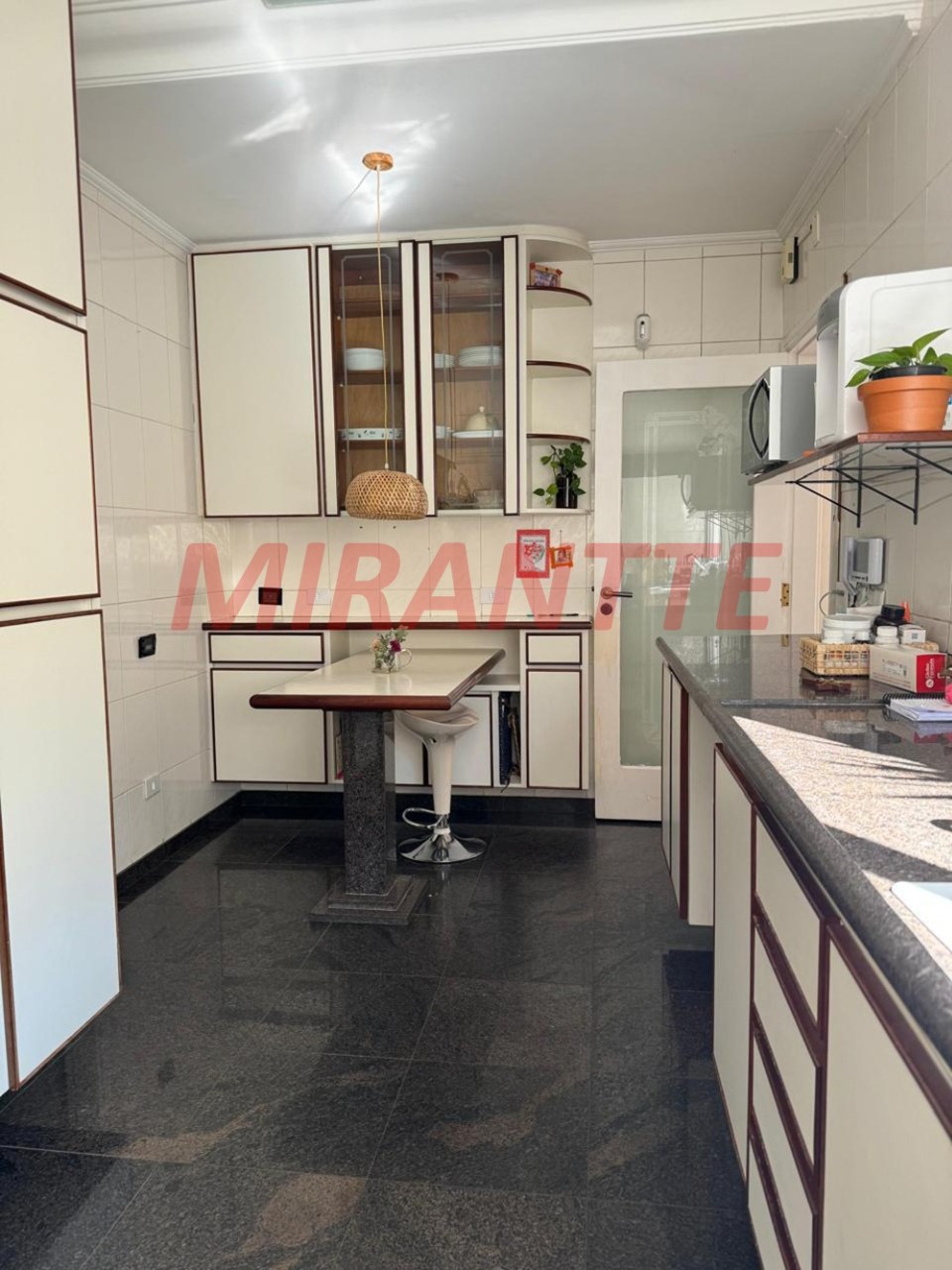 Sobrado de 384m² com 2 quartos em Tremembe