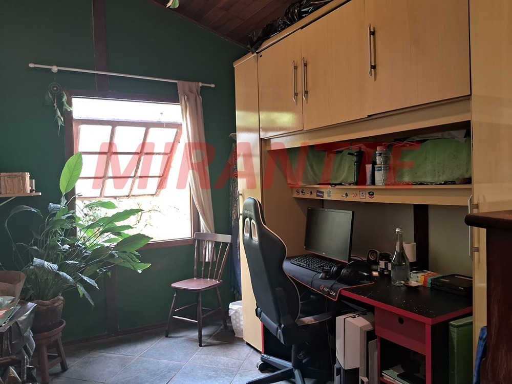 Cond. fechado de 222.22m² com 6 quartos em Alpes Da Cantareira