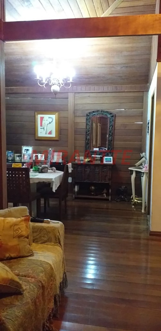 Cond. fechado de 222.22m² com 6 quartos em Alpes Da Cantareira