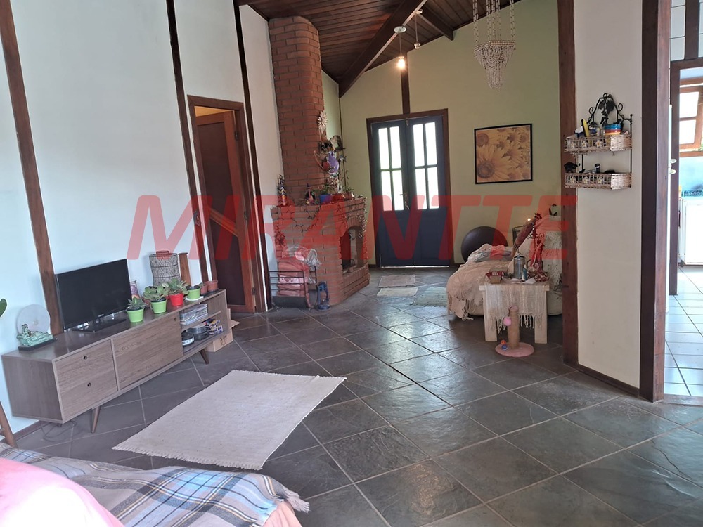 Cond. fechado de 222.22m² com 6 quartos em Alpes Da Cantareira