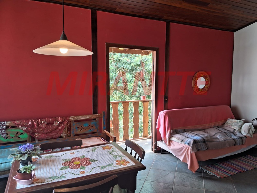 Cond. fechado de 222.22m² com 6 quartos em Alpes Da Cantareira