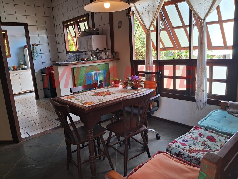 Cond. fechado de 222.22m² com 6 quartos em Alpes Da Cantareira