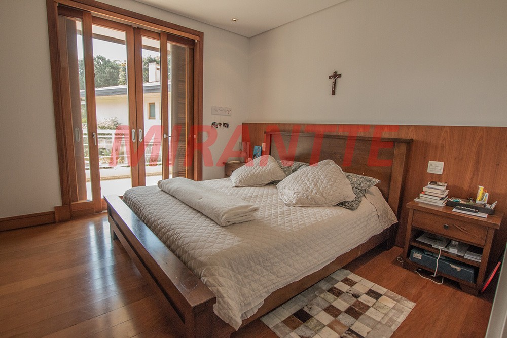 Cond. fechado de 778m² com 4 quartos em Cidade Jardim