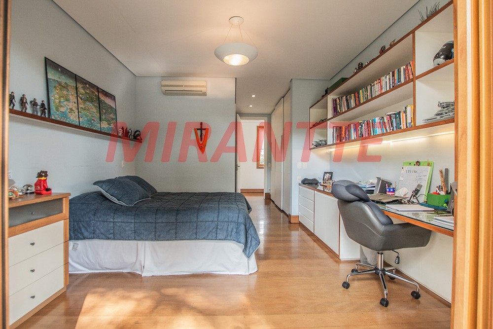 Cond. fechado de 778m² com 4 quartos em Cidade Jardim