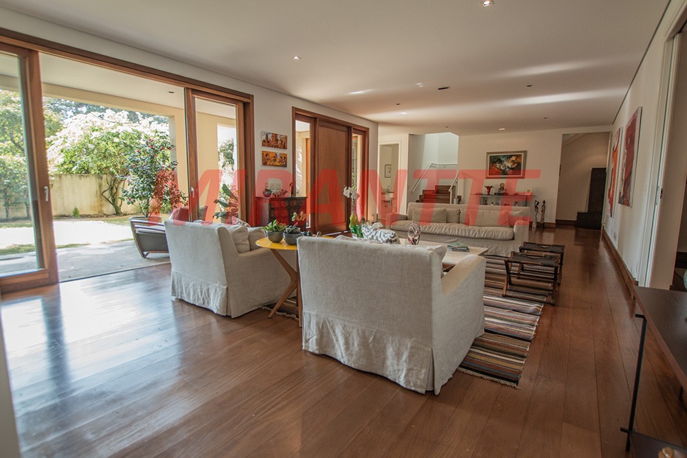 Cond. fechado de 778m² com 4 quartos em Cidade Jardim