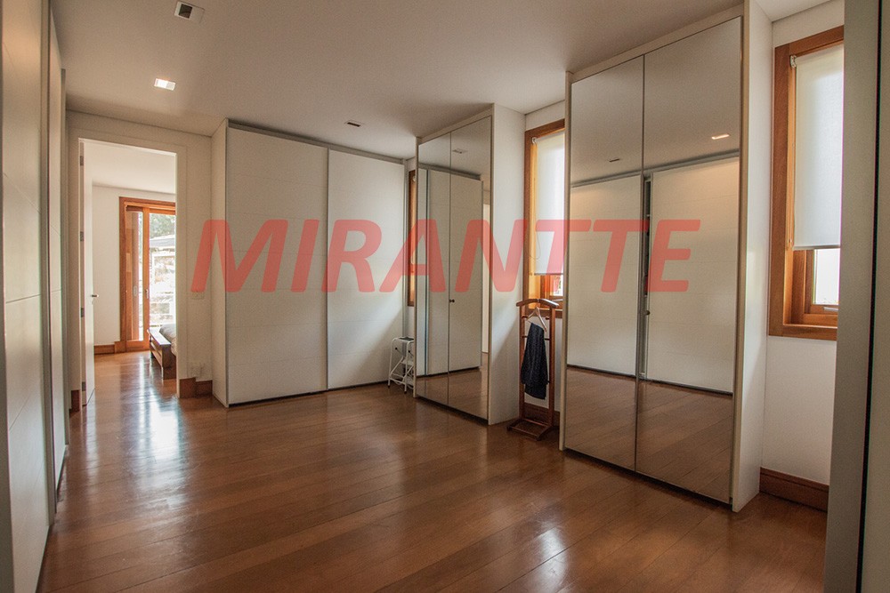 Cond. fechado de 778m² com 4 quartos em Cidade Jardim