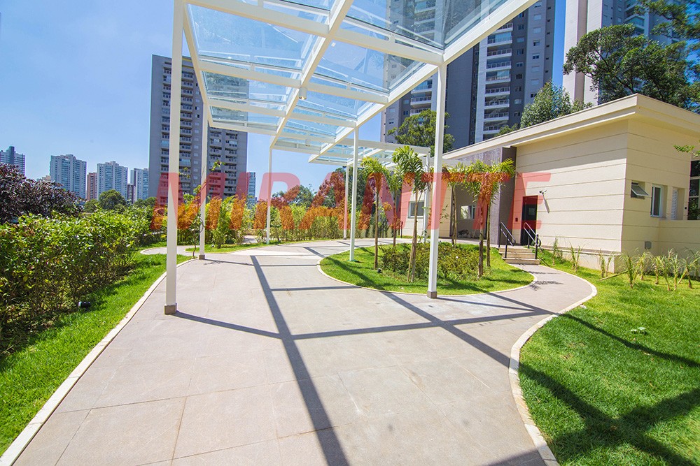 Apartamento com 3 quartos em Morumbi