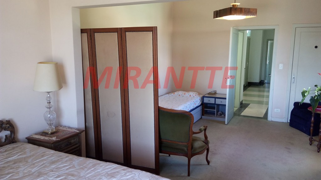 Sobrado de 500m² com 3 quartos em Jardim São Bento