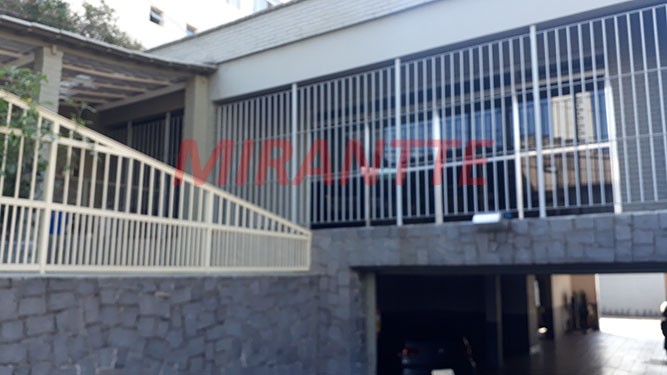 Sobrado de 280m² com 3 quartos em Vila Mazzei