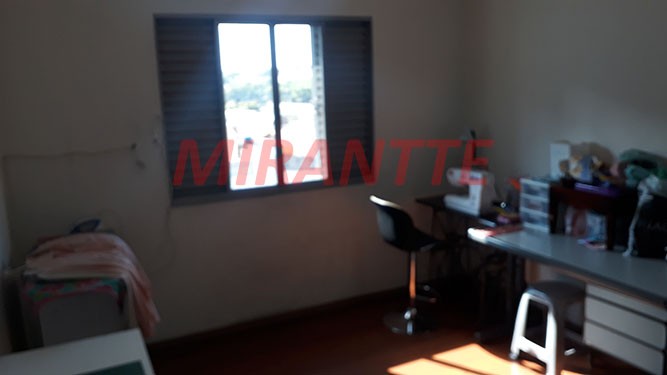 Sobrado de 280m² com 3 quartos em Vila Mazzei