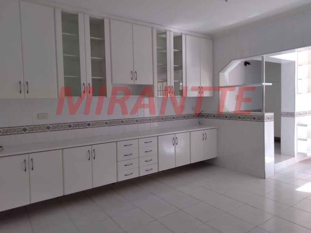 Sobrado de 234m² com 4 quartos em Lauzane Paulista