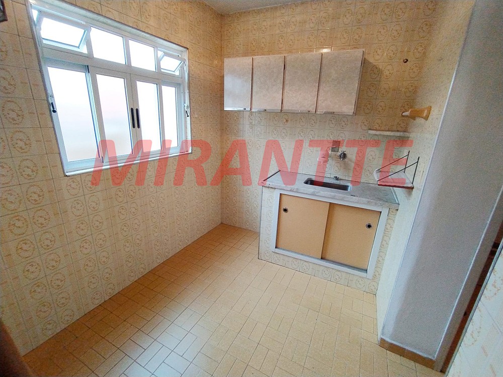 Sobrado de 220m² com 3 quartos em Água Fria