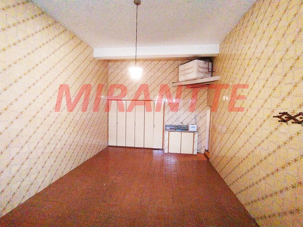 Sobrado de 220m² com 3 quartos em Água Fria