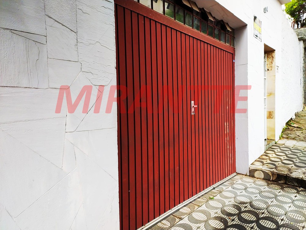 Sobrado de 220m² com 3 quartos em Água Fria