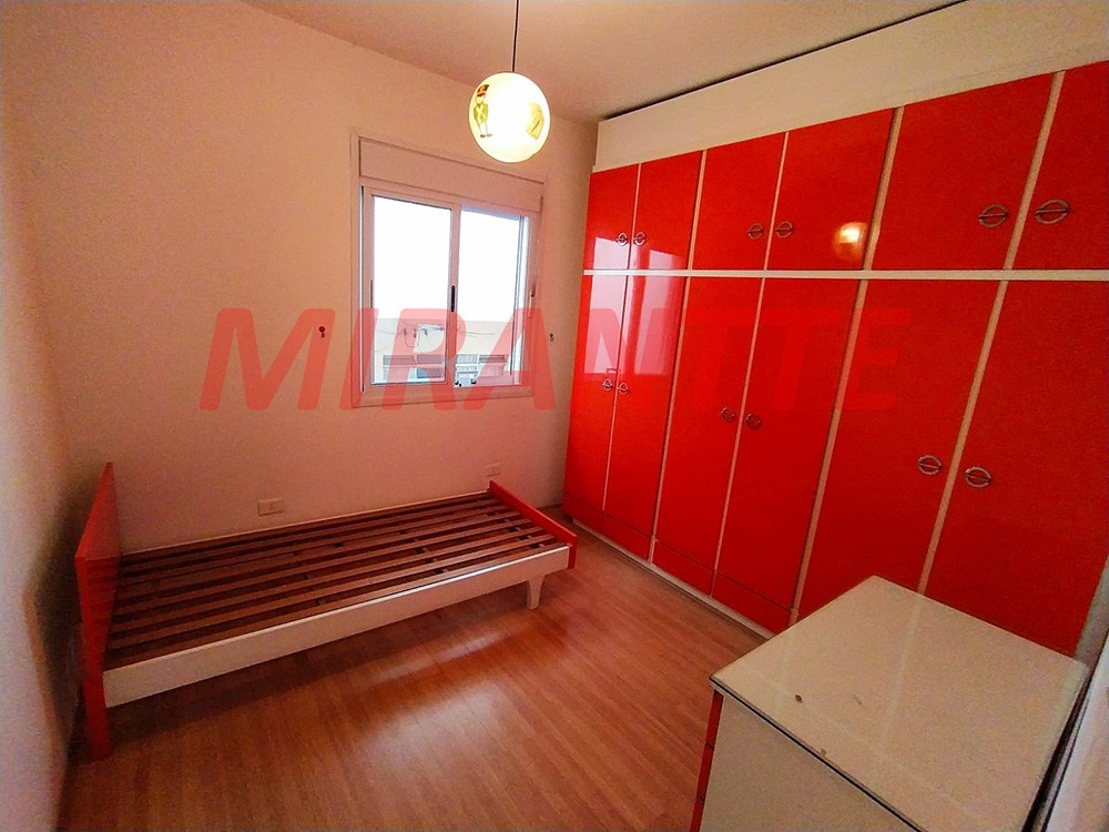 Sobrado de 220m² com 3 quartos em Água Fria