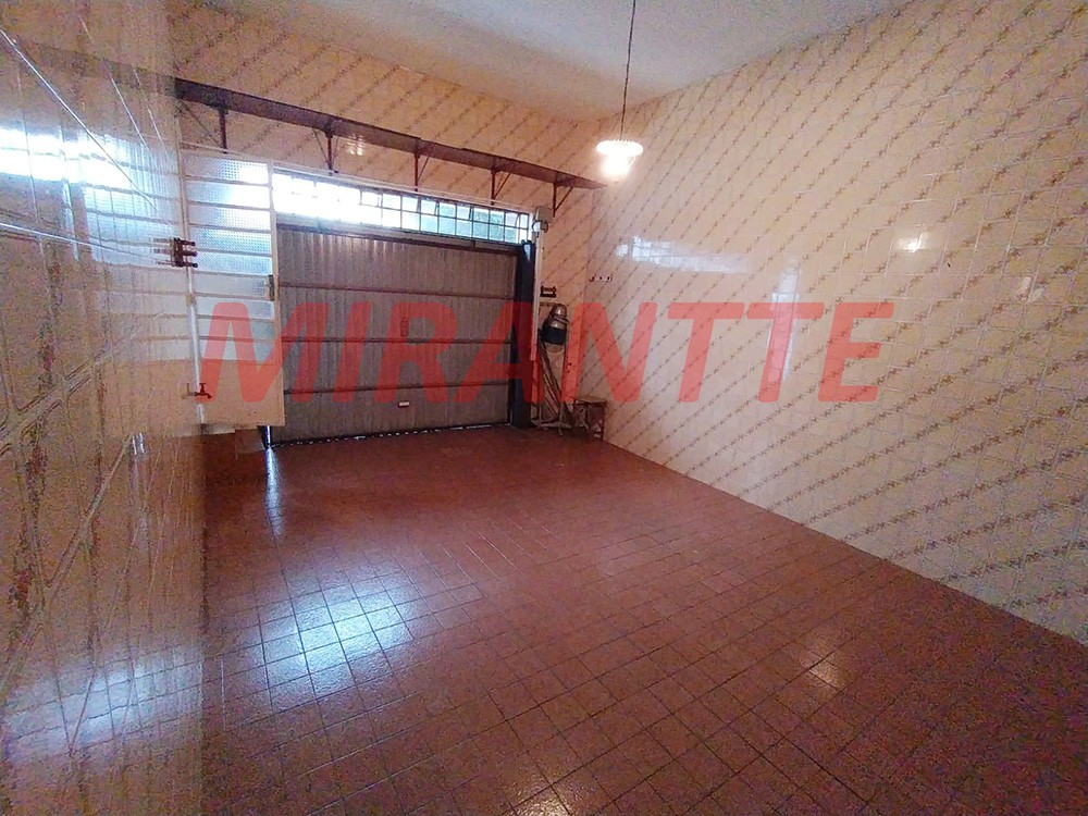 Sobrado de 220m² com 3 quartos em Água Fria
