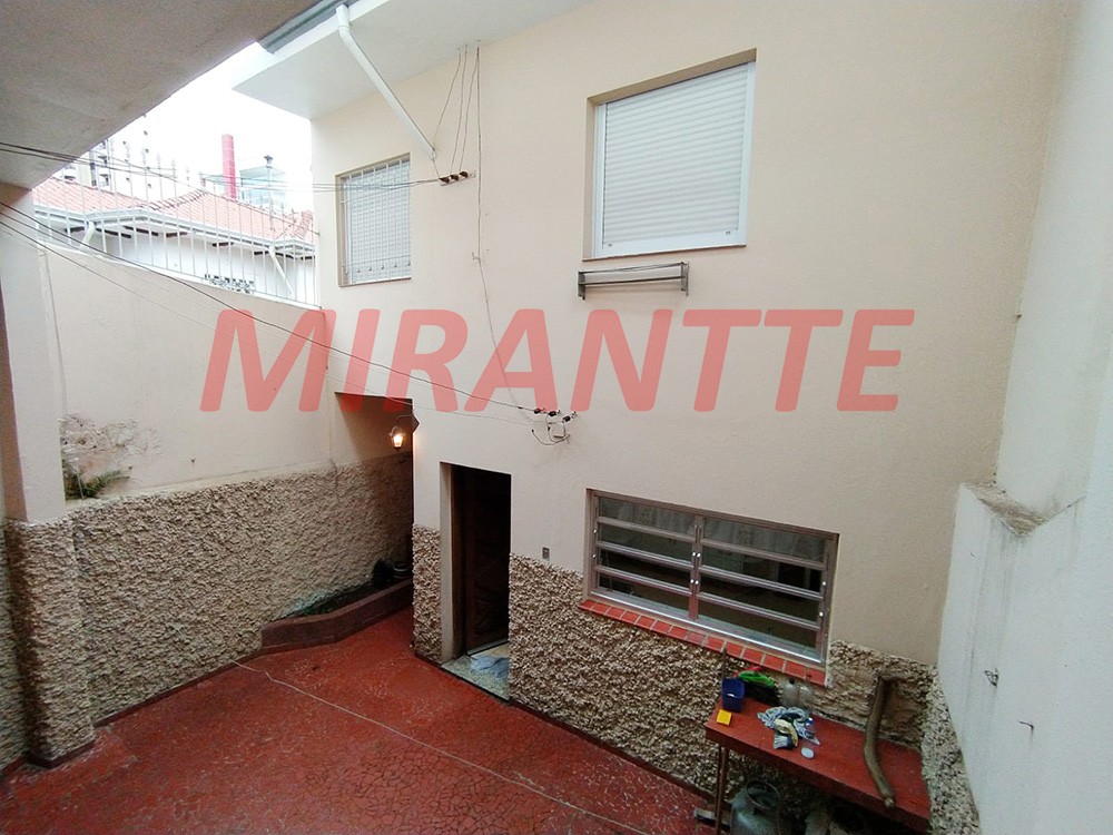Sobrado de 220m² com 3 quartos em Água Fria