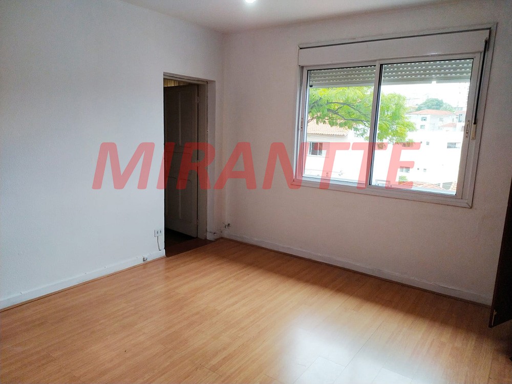 Sobrado de 220m² com 3 quartos em Água Fria