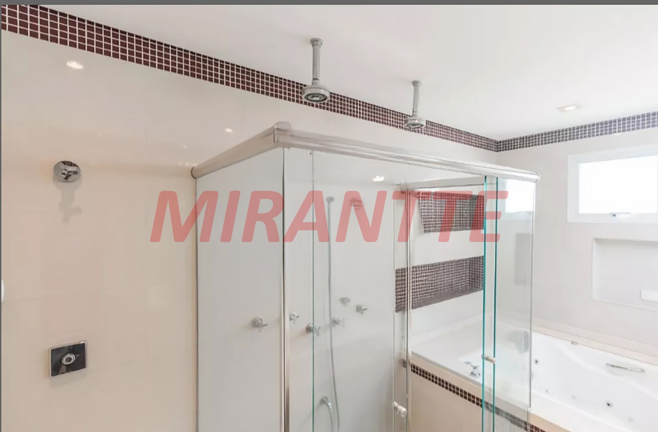 Sobrado de 357m² com 4 quartos em Vila Ester