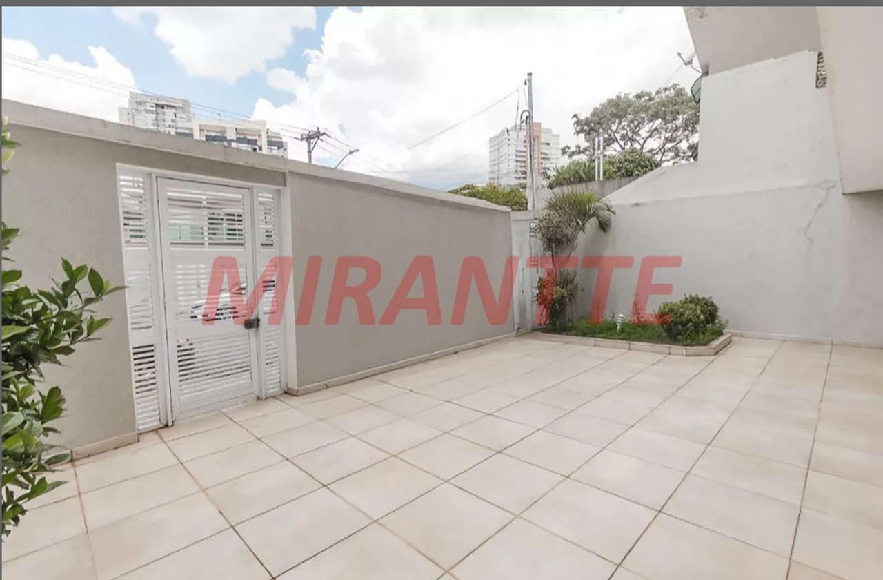 Sobrado de 357m² com 4 quartos em Vila Ester