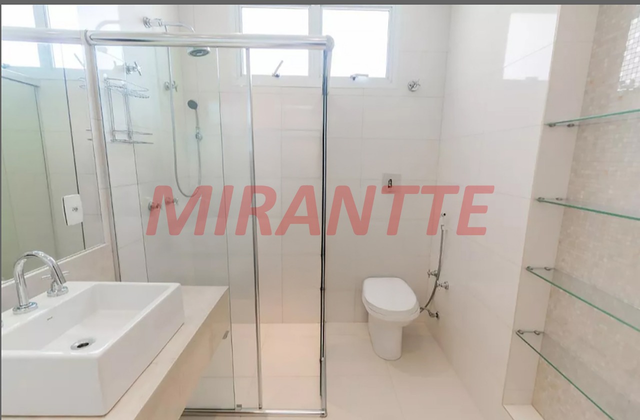 Sobrado de 357m² com 4 quartos em Vila Ester