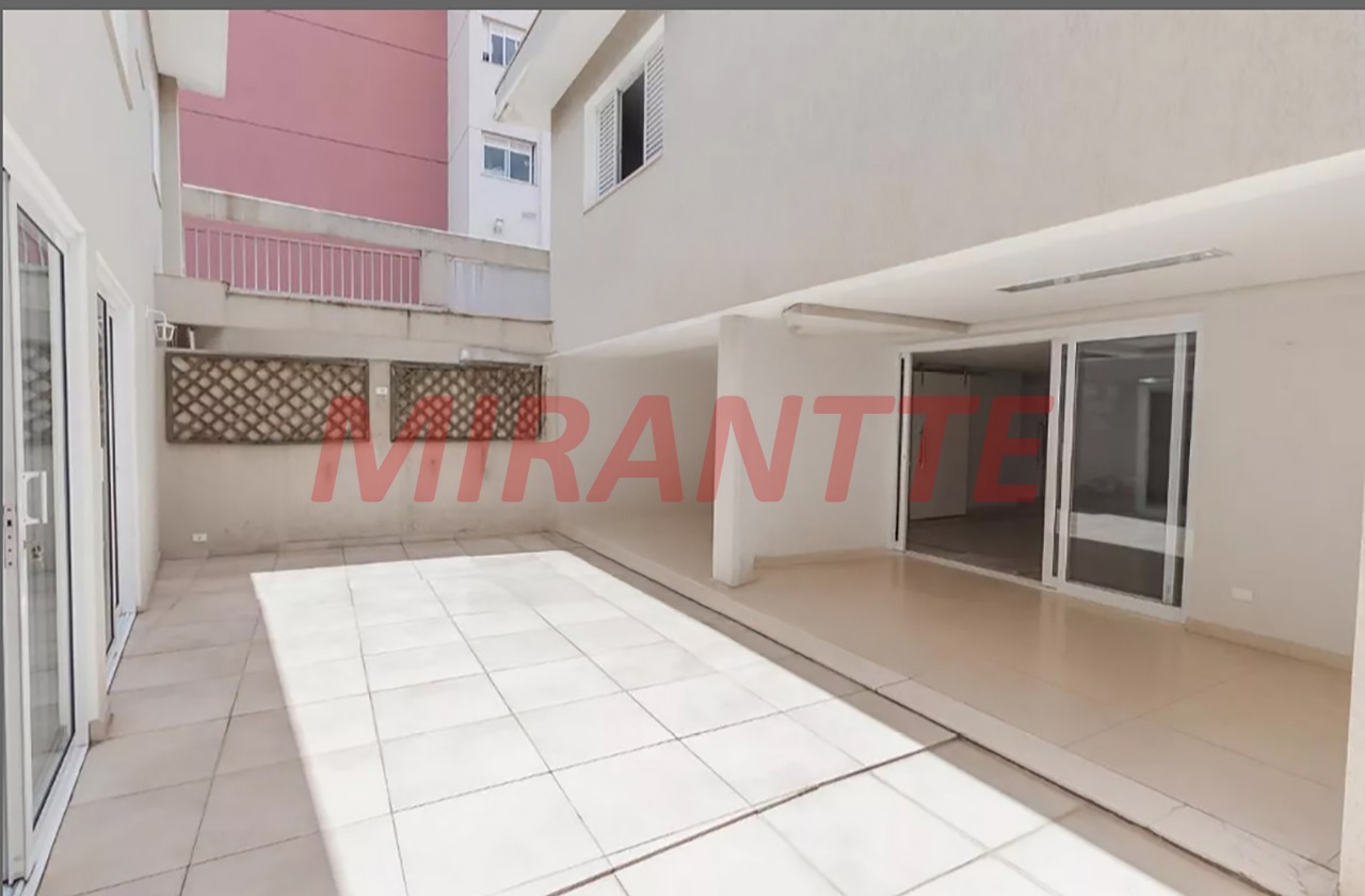 Sobrado de 357m² com 4 quartos em Vila Ester