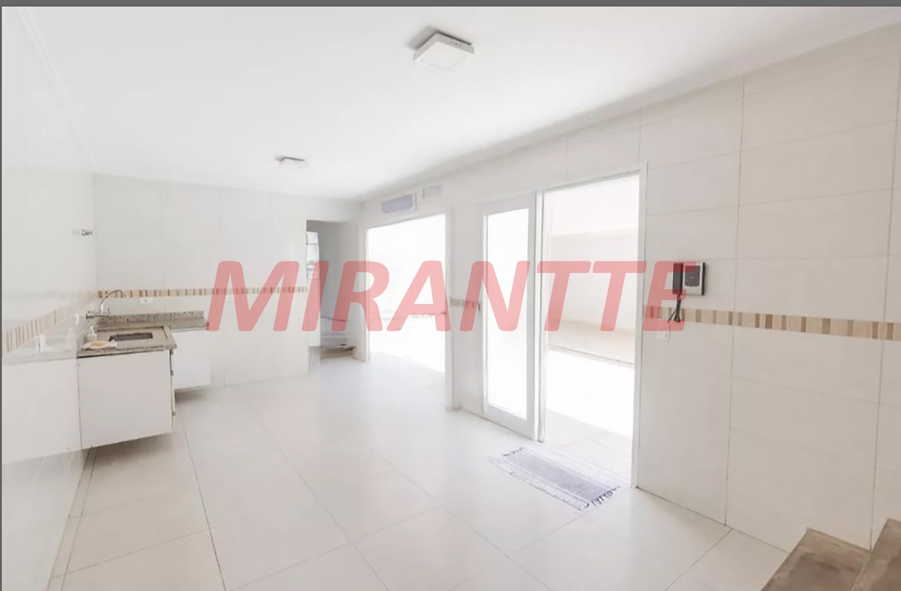 Sobrado de 357m² com 4 quartos em Vila Ester