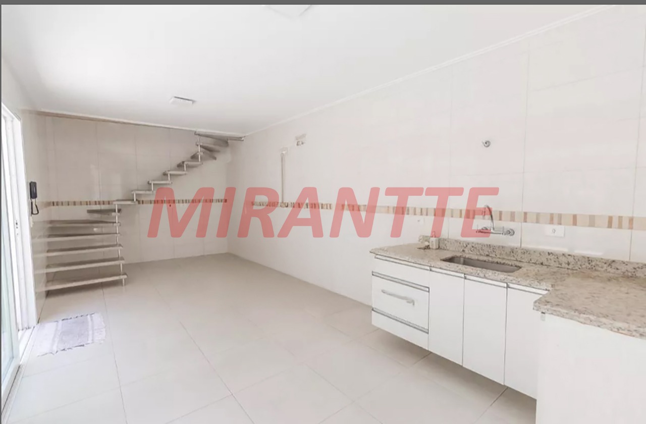 Sobrado de 357m² com 4 quartos em Vila Ester