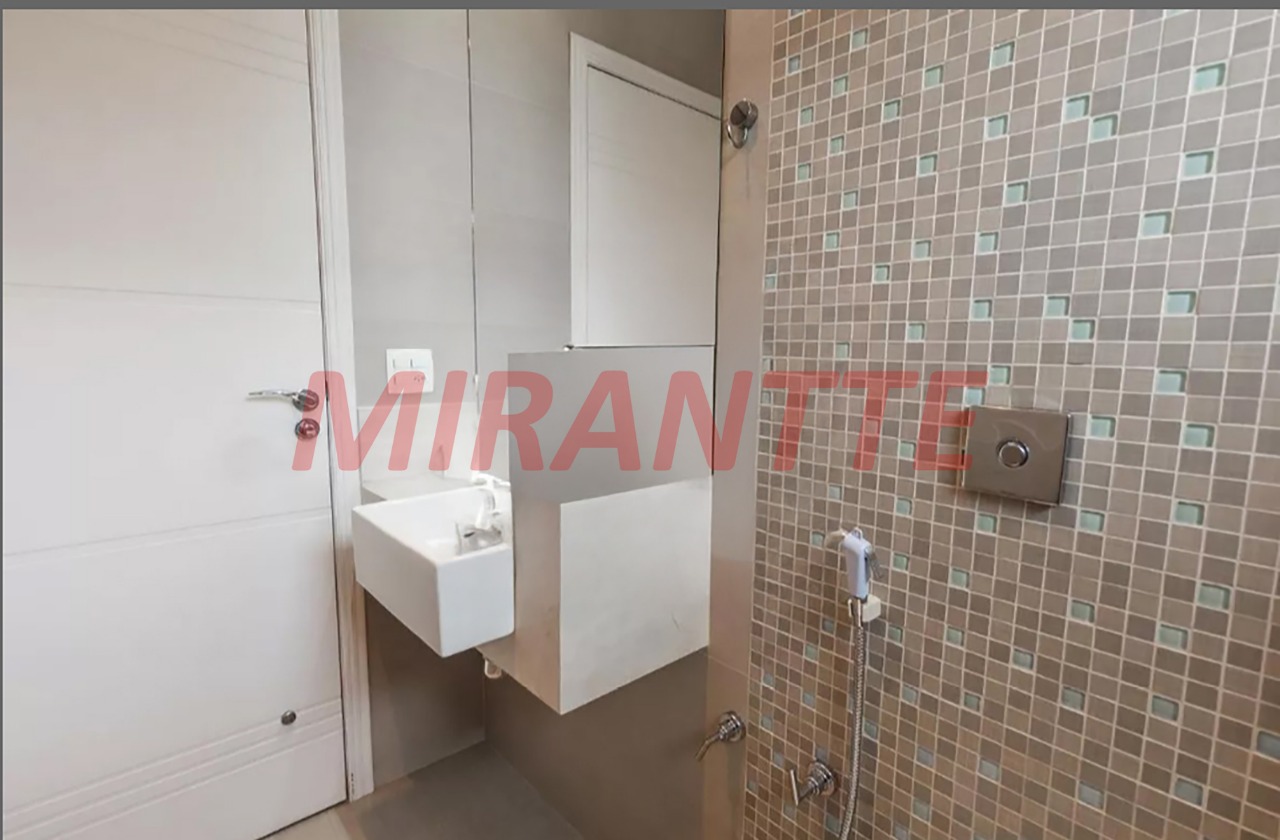 Sobrado de 357m² com 4 quartos em Vila Ester