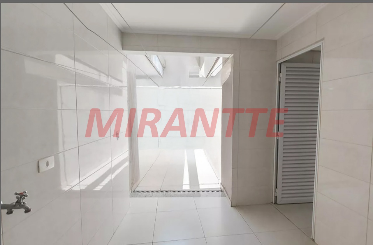 Sobrado de 357m² com 4 quartos em Vila Ester