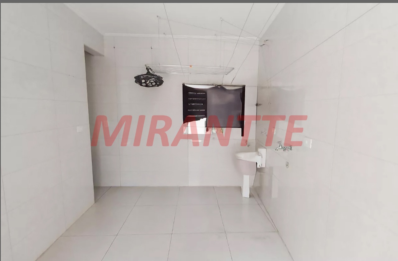 Sobrado de 357m² com 4 quartos em Vila Ester