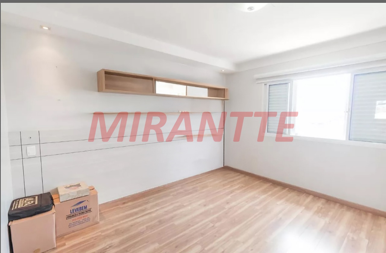 Sobrado de 357m² com 4 quartos em Vila Ester