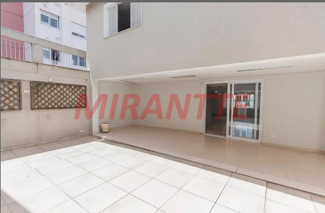 Sobrado de 357m² com 4 quartos em Vila Ester