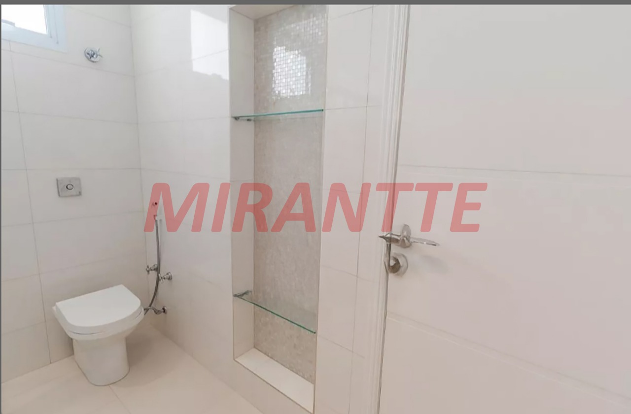 Sobrado de 357m² com 4 quartos em Vila Ester