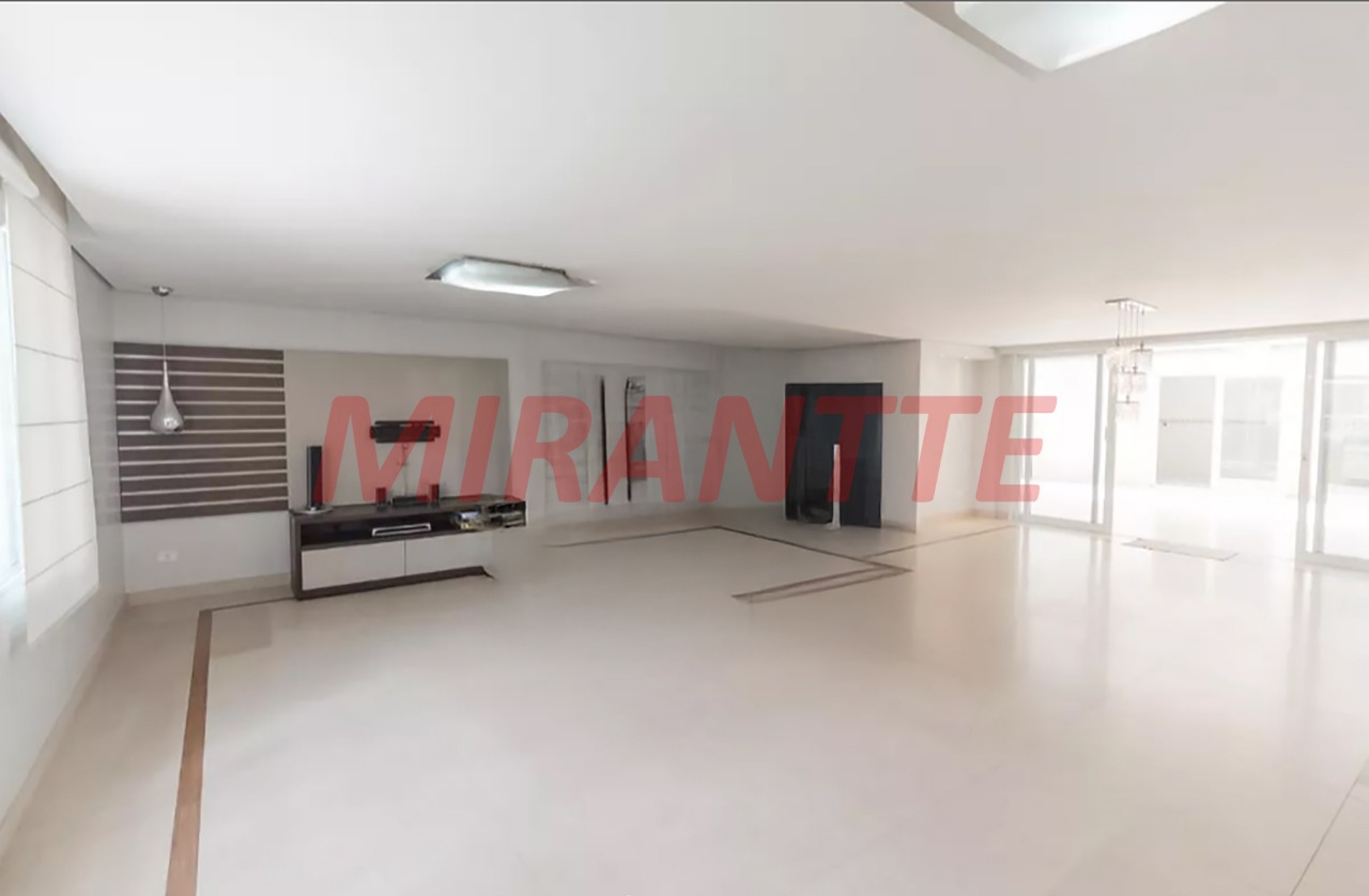 Sobrado de 357m² com 4 quartos em Vila Ester
