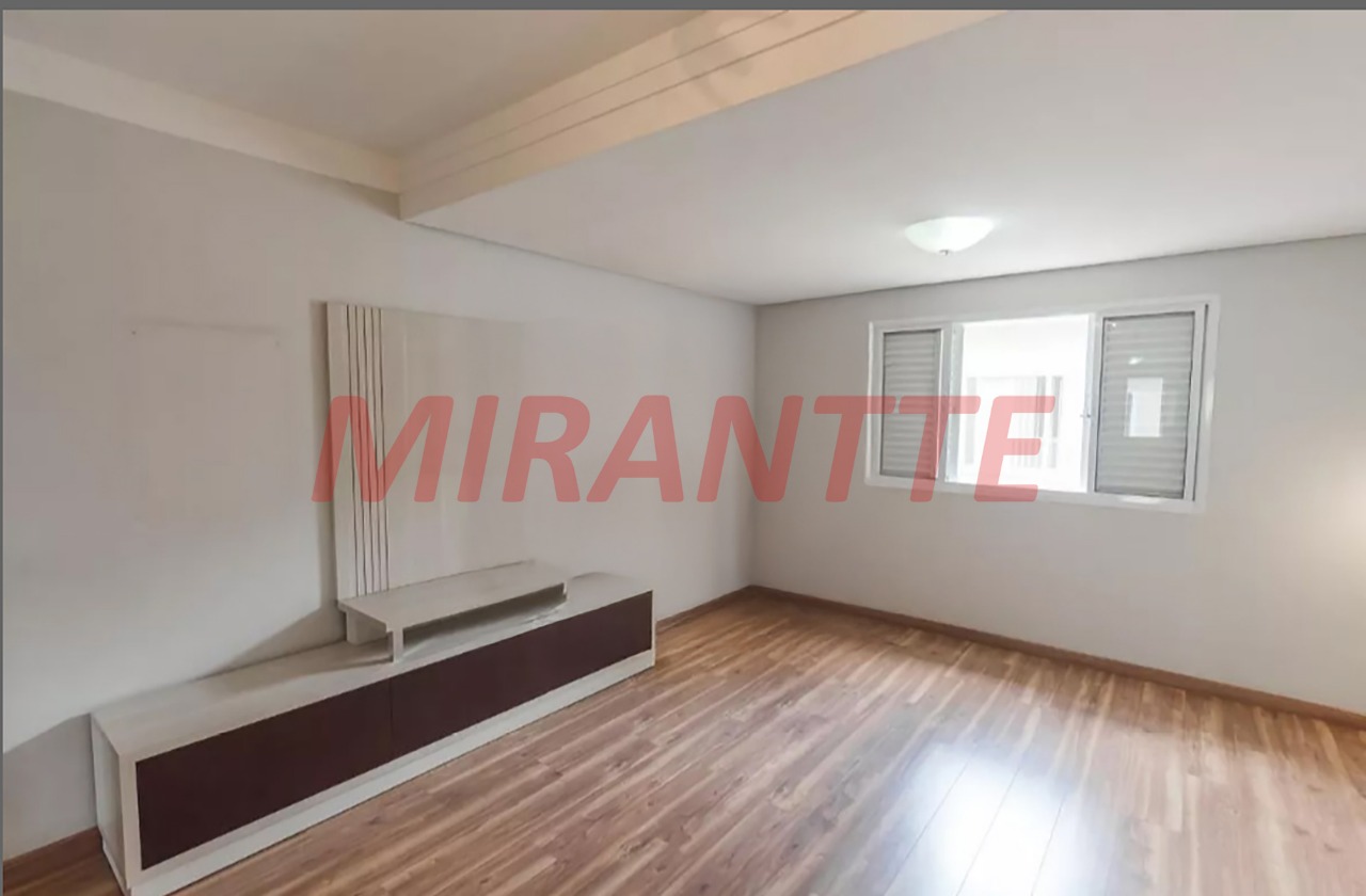 Sobrado de 357m² com 4 quartos em Vila Ester