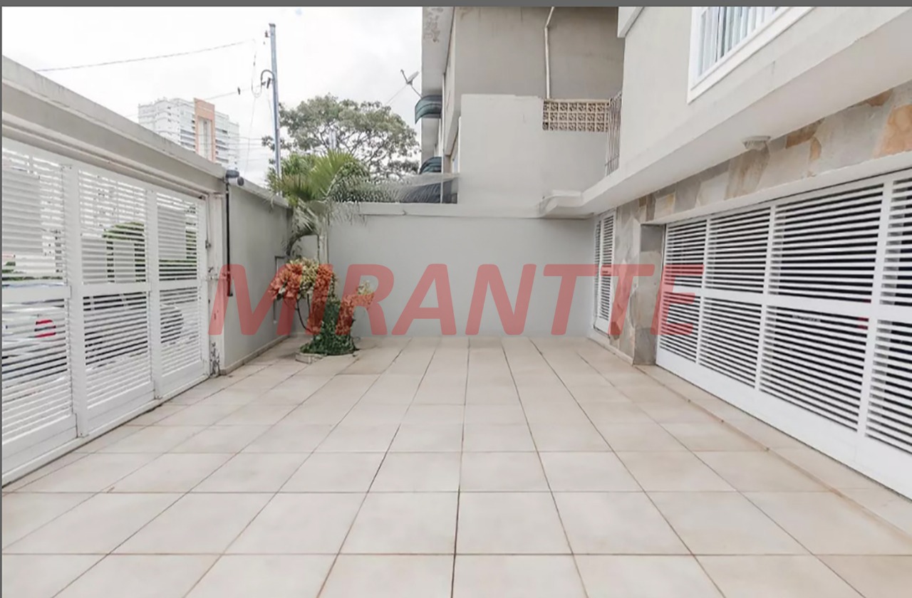 Sobrado de 357m² com 4 quartos em Vila Ester