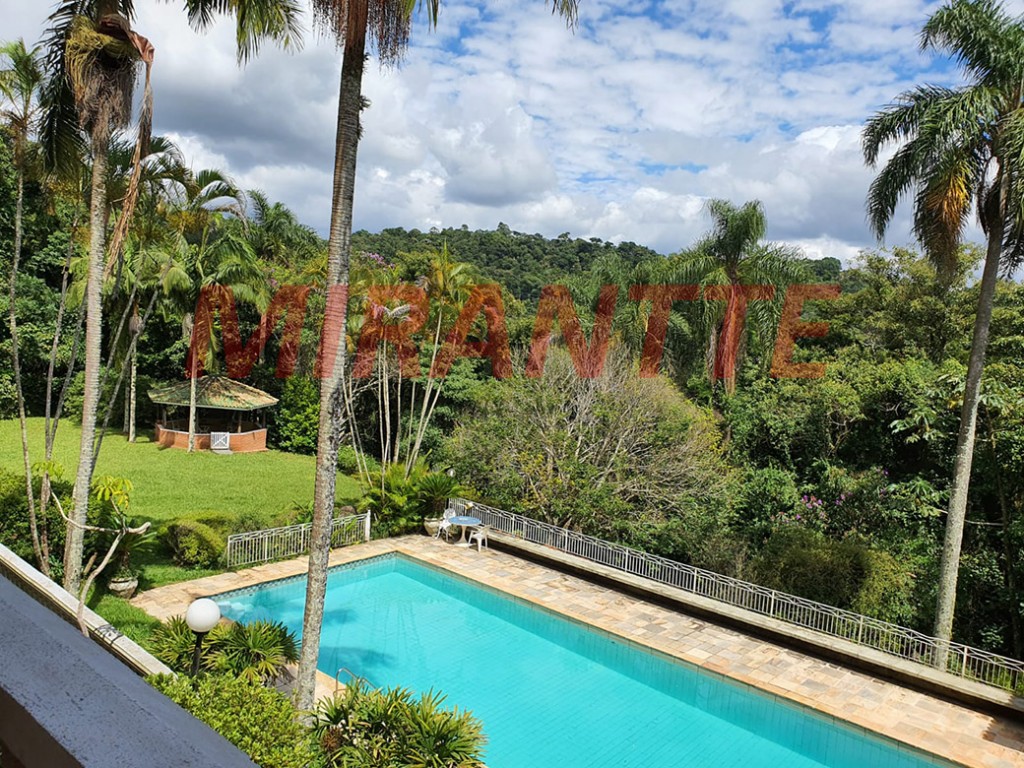 Sobrado de 1000m² com 10 quartos em Serra Da Cantareira