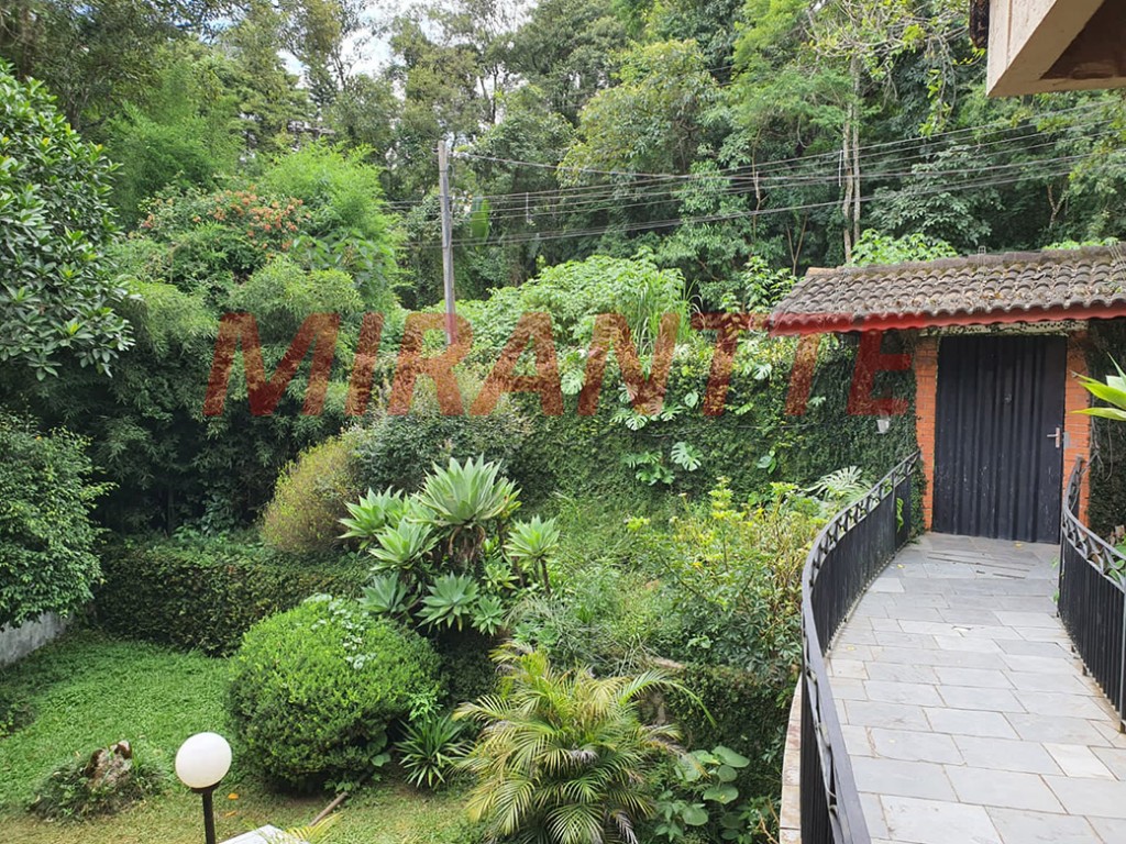 Sobrado de 1000m² com 10 quartos em Serra Da Cantareira