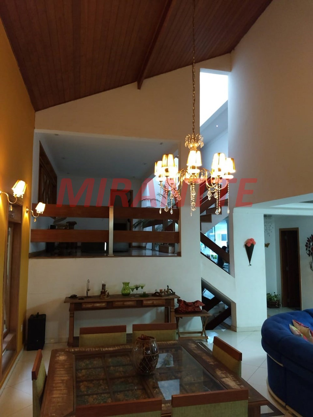 Sobrado de 420m² com 4 quartos em Vila Rosália