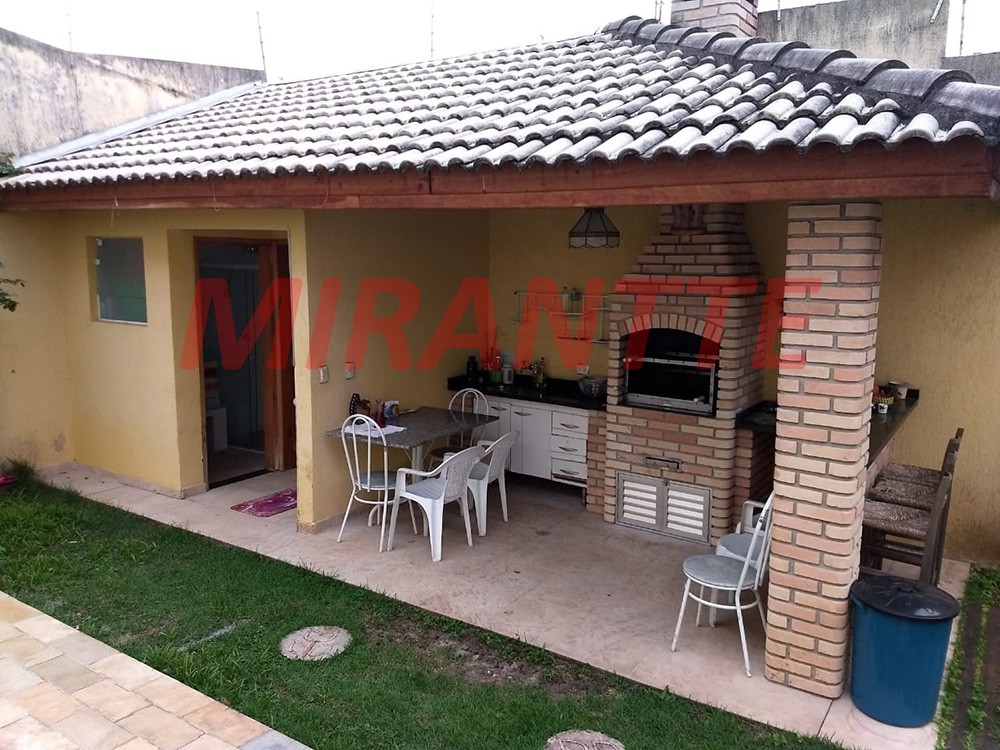 Sobrado de 420m² com 4 quartos em Vila Rosália