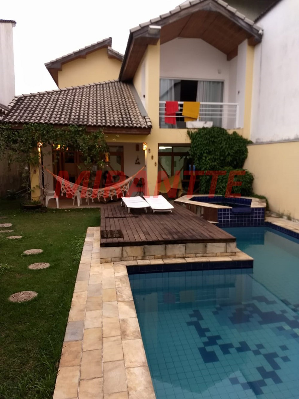 Sobrado de 420m² com 4 quartos em Vila Rosália