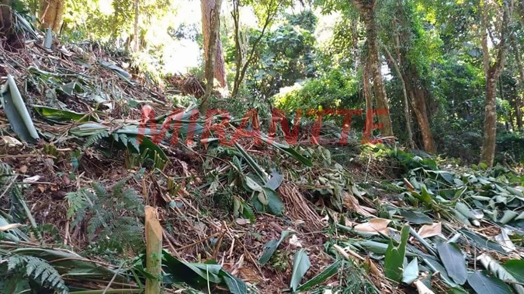 Terreno de 683m² em Serra da Cantareira