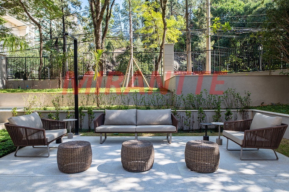 Apartamento de 2018m² com 4 quartos em Alphaville