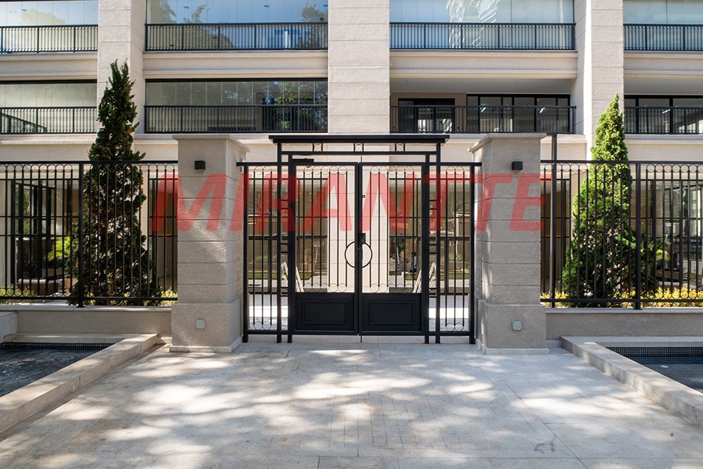 Apartamento de 2018m² com 4 quartos em Alphaville