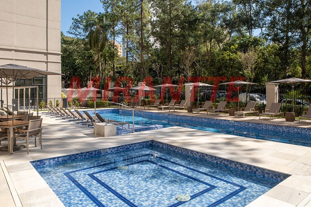 Apartamento de 2018m² com 4 quartos em Alphaville