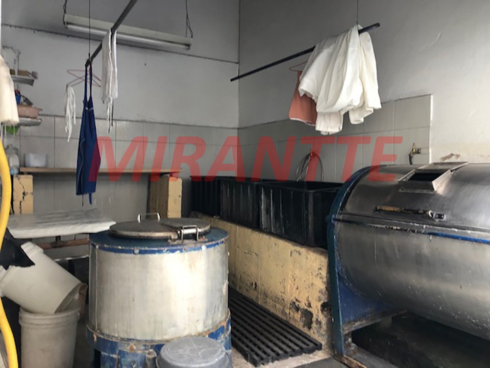 Comercial de 122m² em Santana